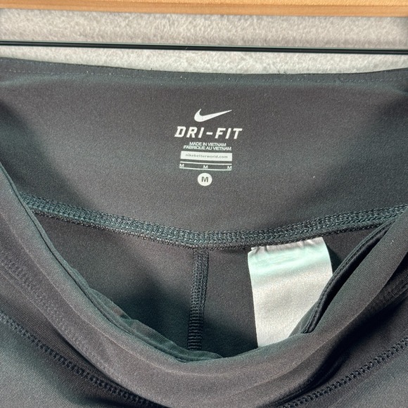 Nike Dri-Fit Capri Leggings Womens Medium Black Sportswear Relaxed Workout 18" - Picture 9 of 13